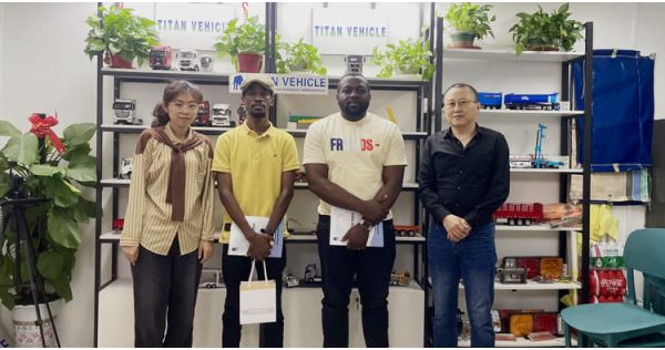 Zimbabwean Customers Ordered a Skeleton Semi Trailer and Reached a Long-term Cooperation with Tongya