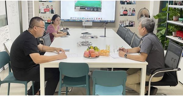 Mexican Customers Visited Tongya Vehicle and Ordered 2 Axle Car Carrier Trailers