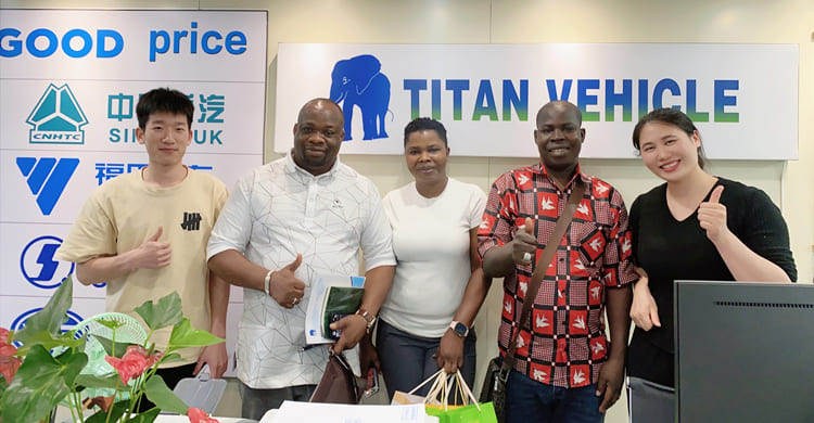 Tri Axle 40 Ft Flatbed Semi Trailer for Sale in Dominican