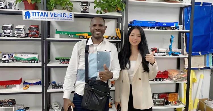 Tri Axle Trailer with Board for Sale in Zimbabwe