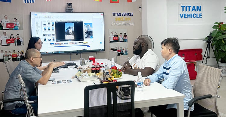 Howo 6x4 Dump Truck for Sale in Mozambique  