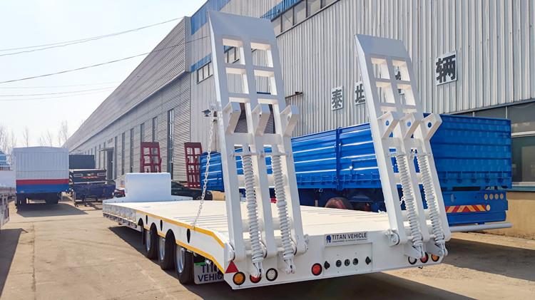 Tri Axle Low Bed Trailer for Sale 50 Ton 70Tons