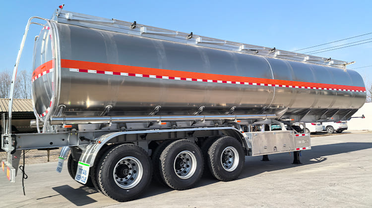 Aluminum Diesel Fuel Tanker Trailer for Sale in Guyana