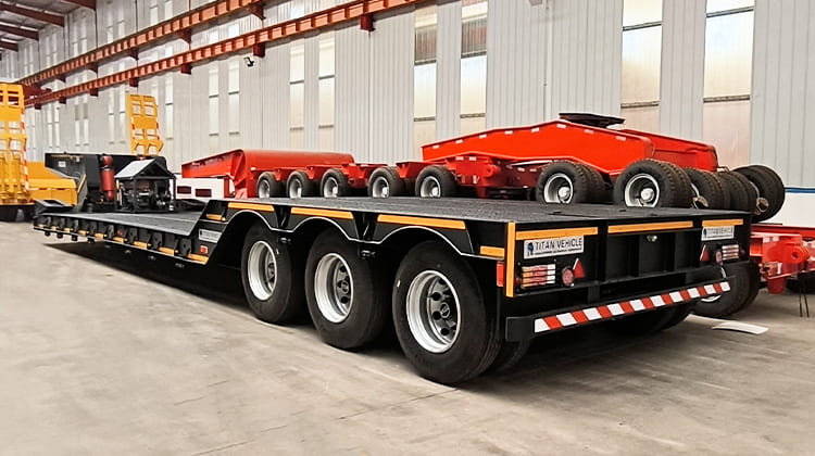 Tri Axle RGN Lowboy Truck Trailer for Sale in Angola