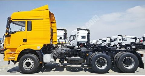 Shacman 6x4 Tractor Truck 430 Hp will be Sent to Uganda